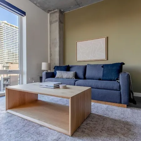 River North 1Br W Sky Terrace Yoga Studio Chi-1029